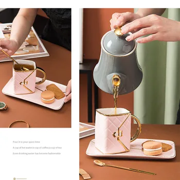 Ins 310ml Desen Aur Cafea Ceasca Si Farfurie Set Cu Lingura de Creație Ceramică Sac Forma de Cadouri de Afaceri Cană de Apă Accesorii pentru Casa